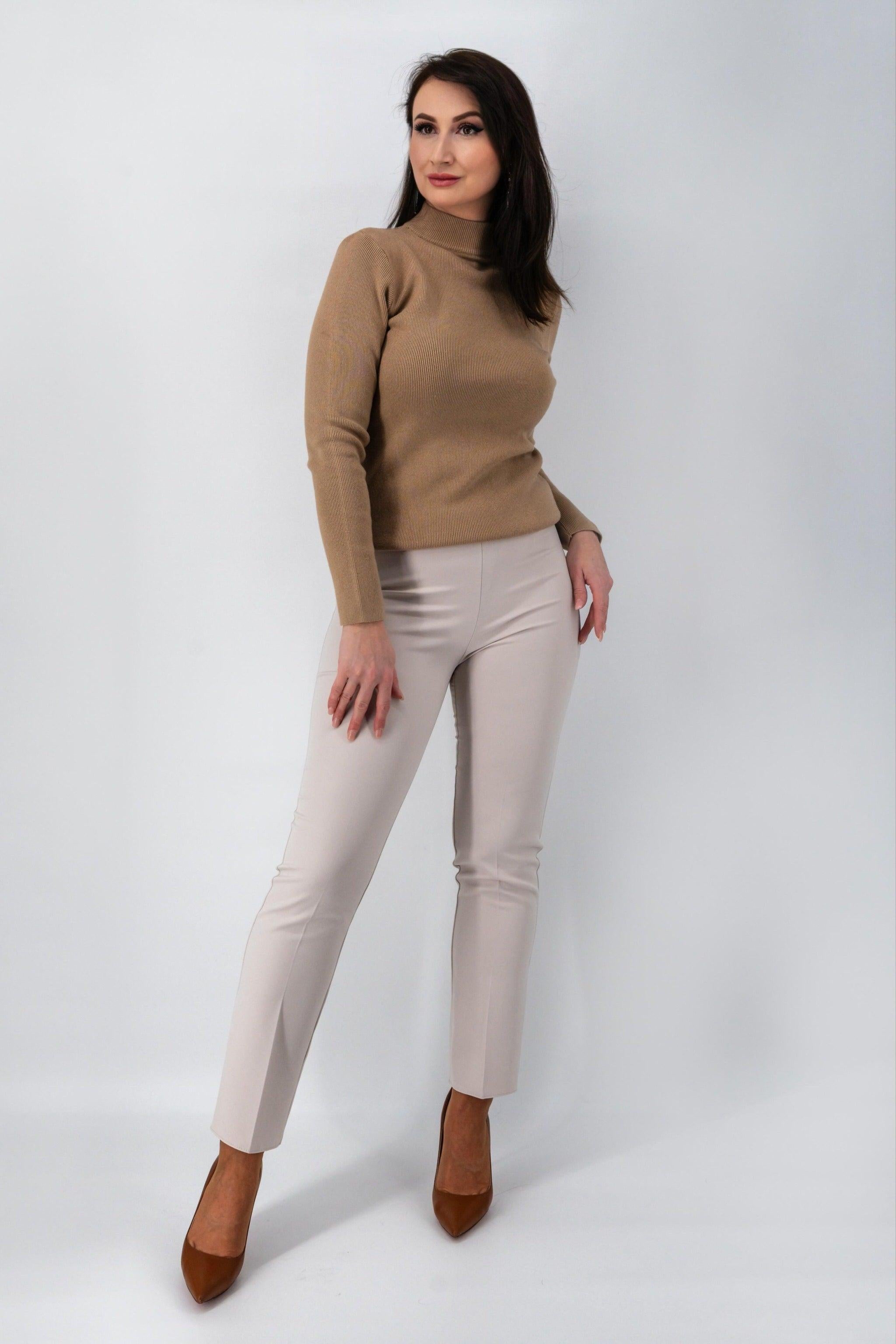 Beige pullover met opstaande kraag-MyEssentials