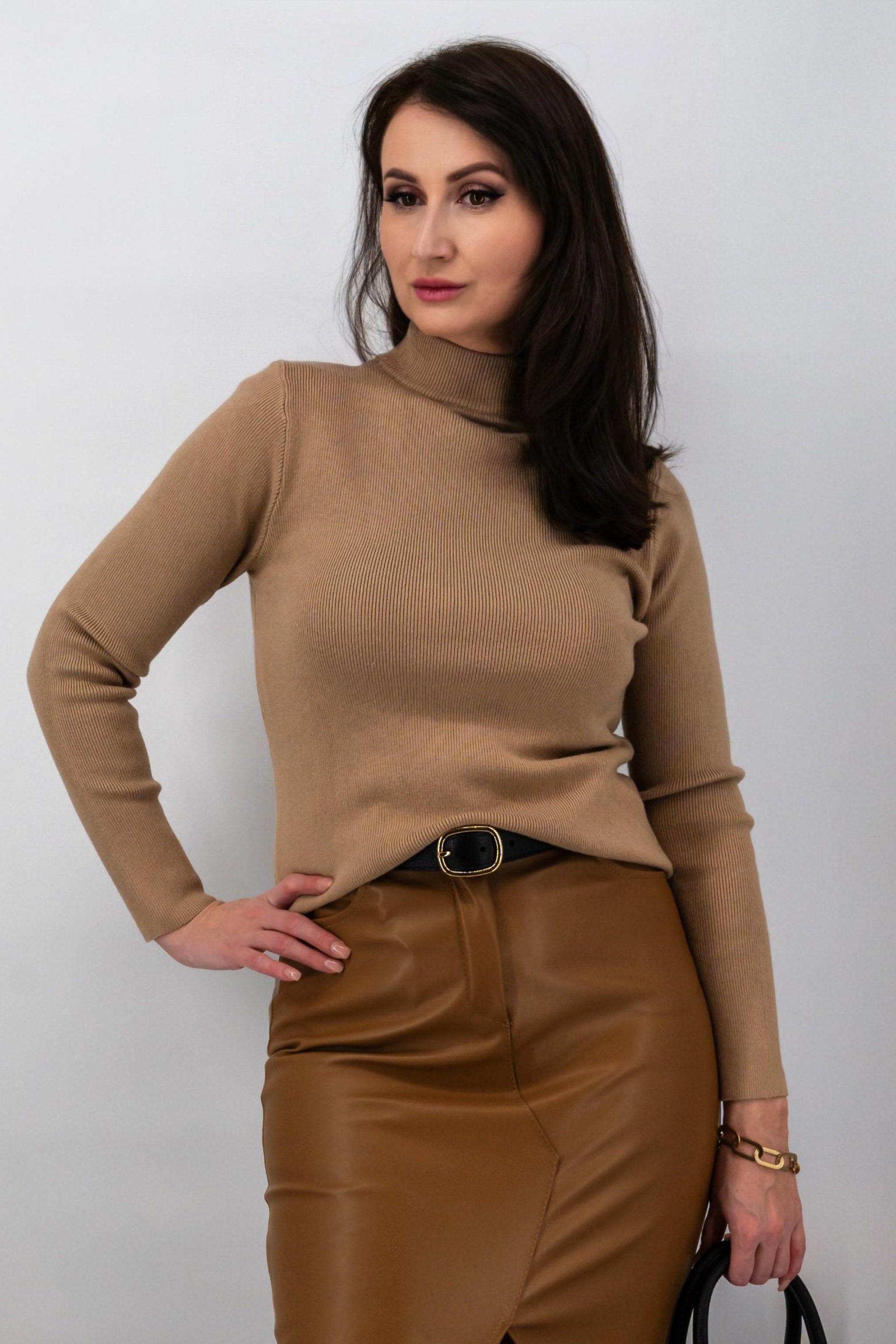 Beige pullover met opstaande kraag-MyEssentials