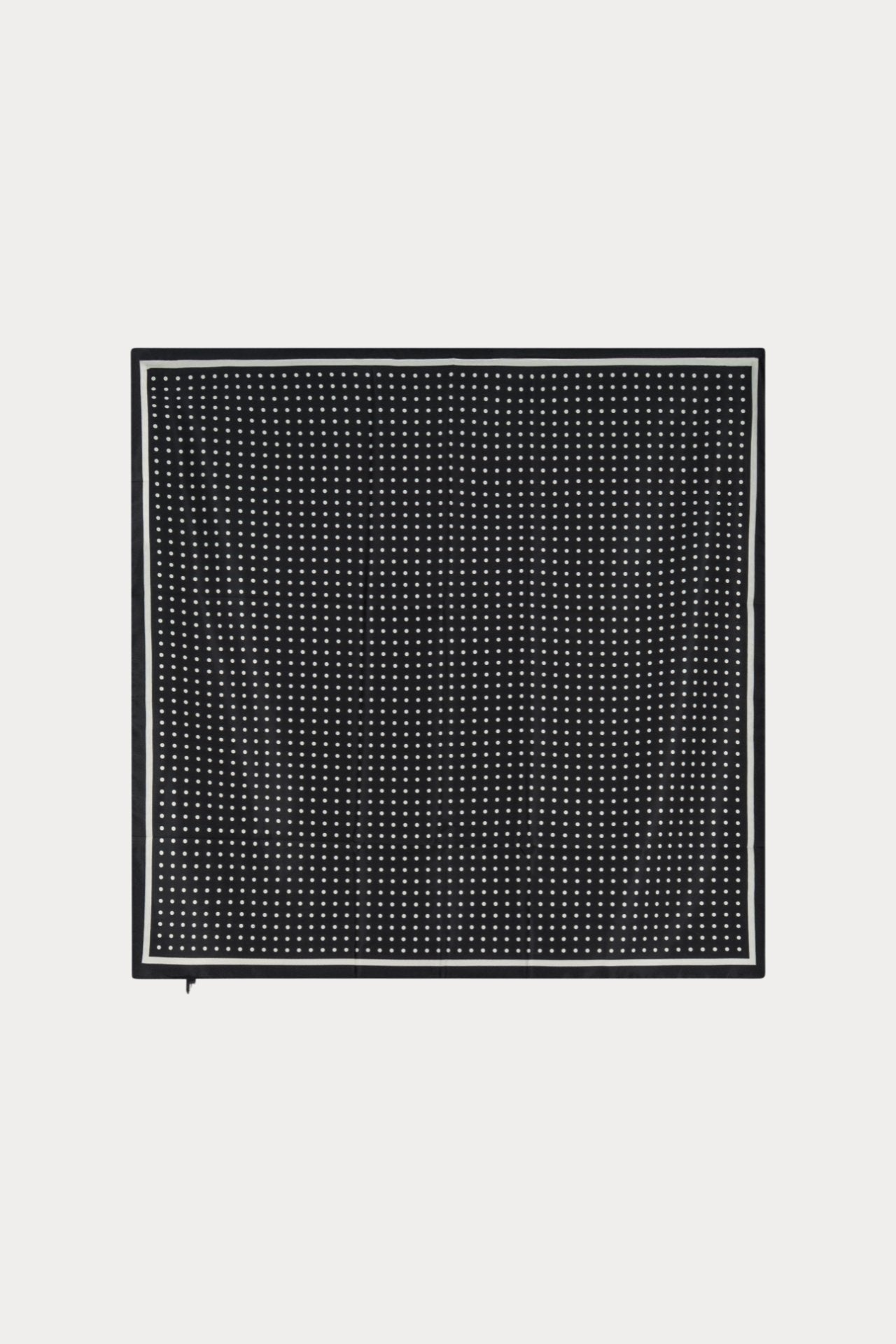 zwarte zijden sjaal met witte stippen-MyEssentials