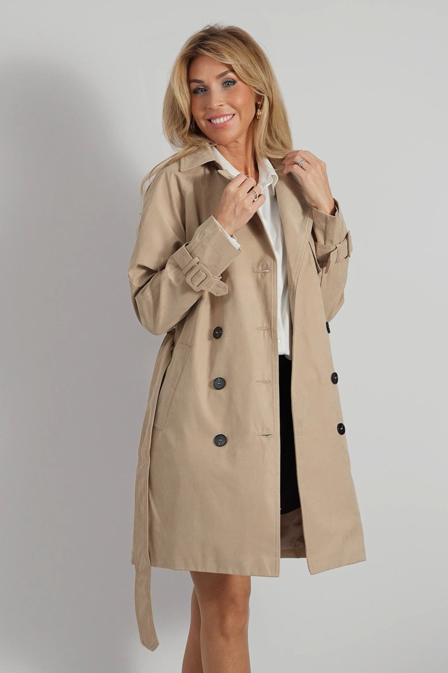 Beige trenchcoat-MyEssentials