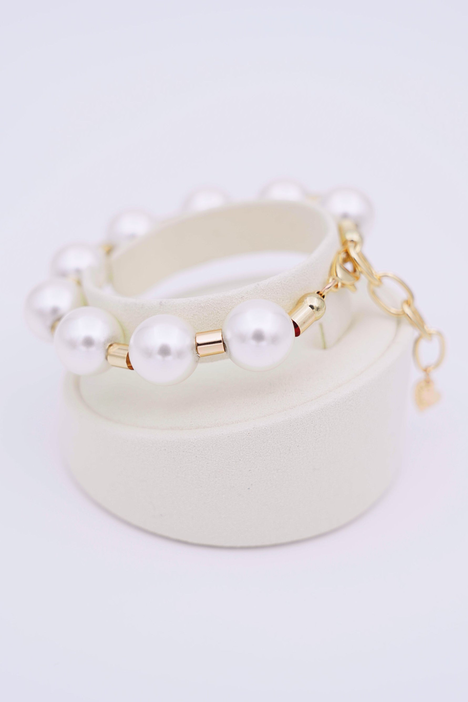 Goudkleurige armband met pareldetail-MyEssentials