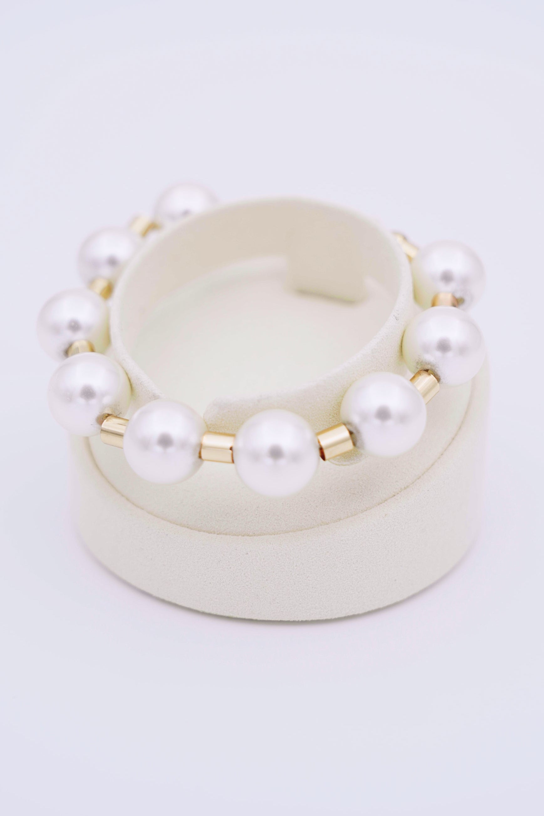 Goudkleurige armband met pareldetail-MyEssentials