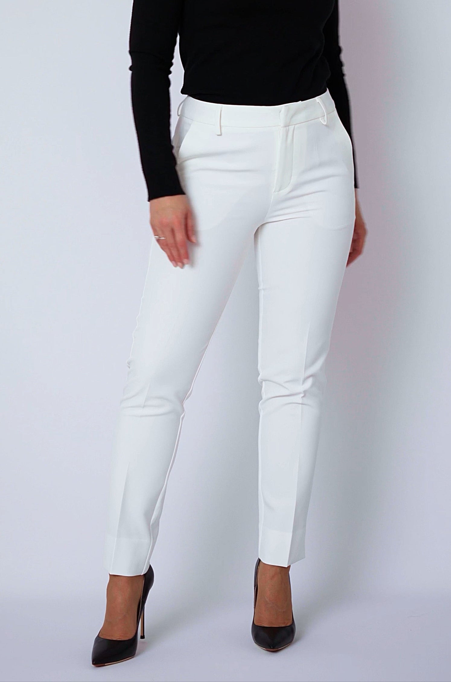 Witte broek met toelopende pijpen-MyEssentials
